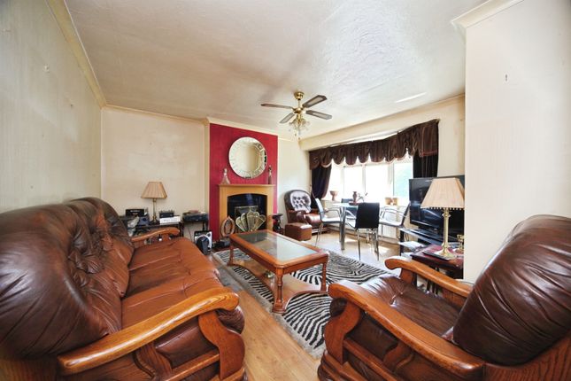 106, Eighth Avenue, Luton photo 5