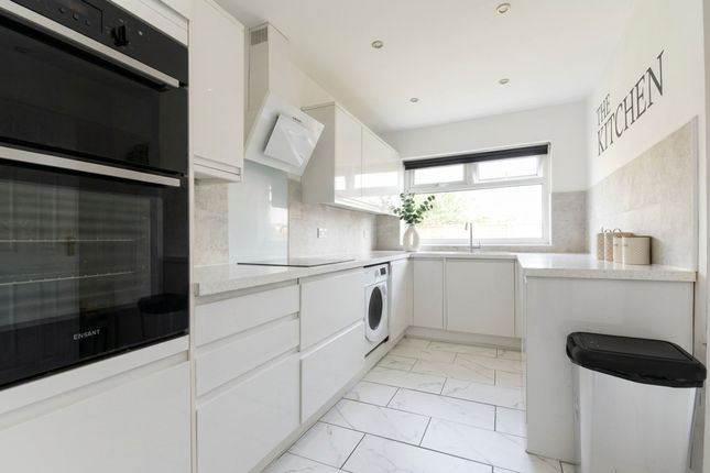 84 Pendlebury Road, Manchester photo 2