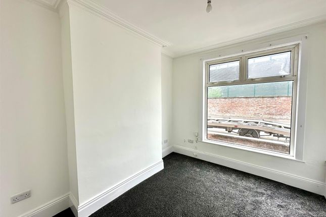 16, Mersey Road North, Manchester photo 2