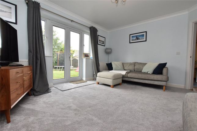 1, Steeple Close, Leeds photo 3