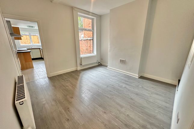 83, Leicester photo 3