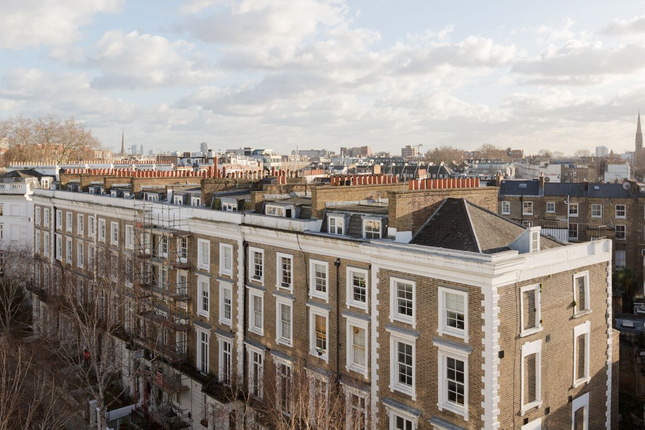 Triplex to rent in Durham Terrace, London