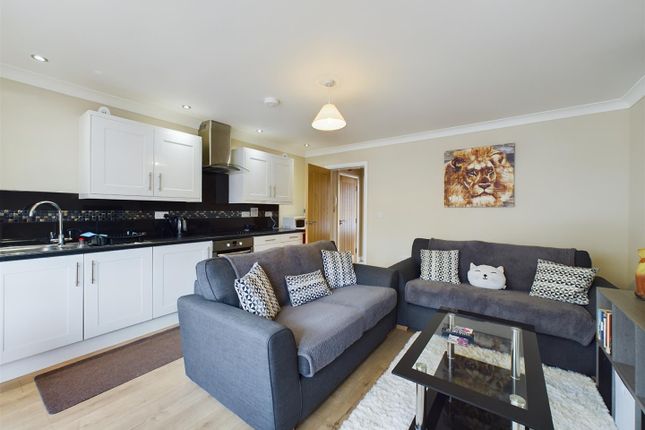 Flat for sale in Westbourne Grove, Scarborough