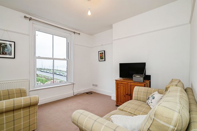 Flat 27, Clevedon House, Prince Of Wales Road, CROMER photo 3