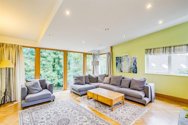 Thumbnail Detached house for sale in Hangmans Lane, Welwyn, Herts