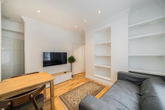 Flat 13, Victoria Chambers, Luke Street, London photo 4