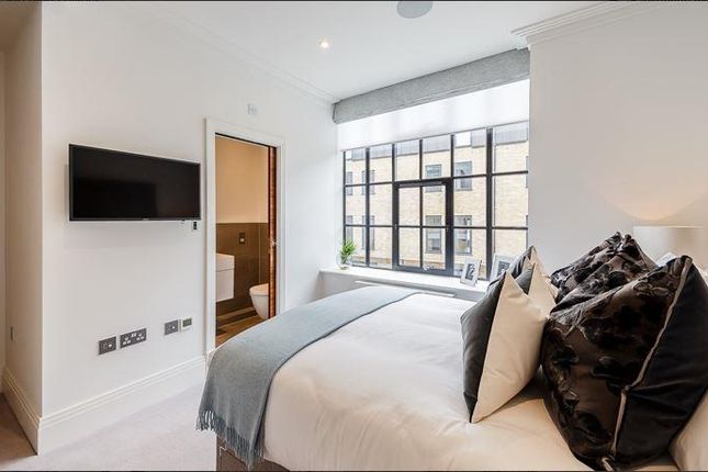 Flat 15, Palace Wharf, Rainville Road, London photo 5