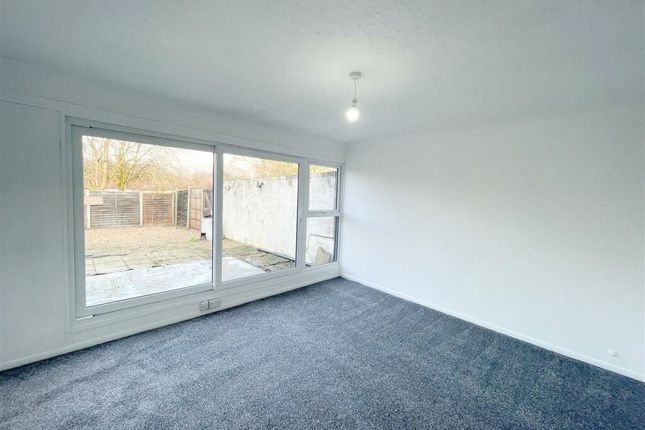 29, Crispin Road, Milton Keynes photo 3