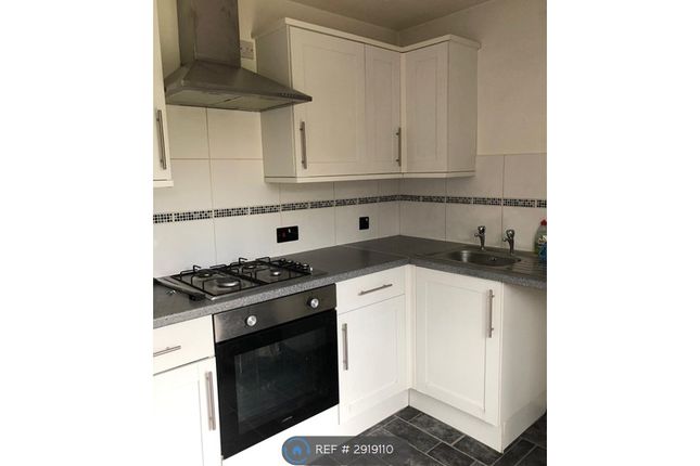 Dean Close Wollaton, Nottingham photo 3