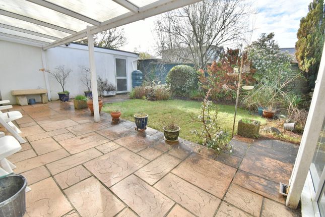 18, Stalbridge Drive, Ferndown photo 3