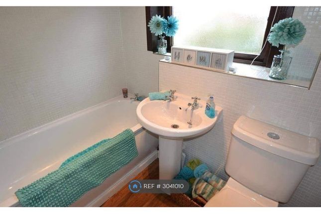 Paterson Crescent, Irvine photo 3