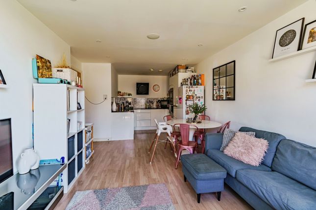 37 Suez Way photo 4
