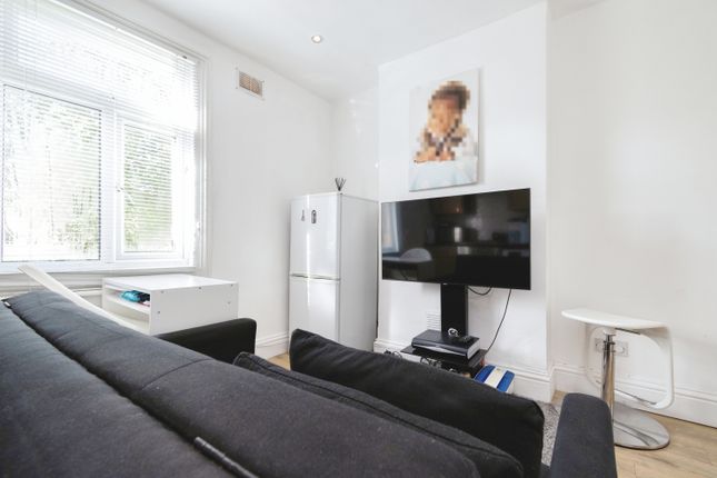Flat for sale in Lincoln Road, South Norwood
