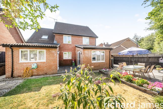 11, Arley Close, Swindon photo 2
