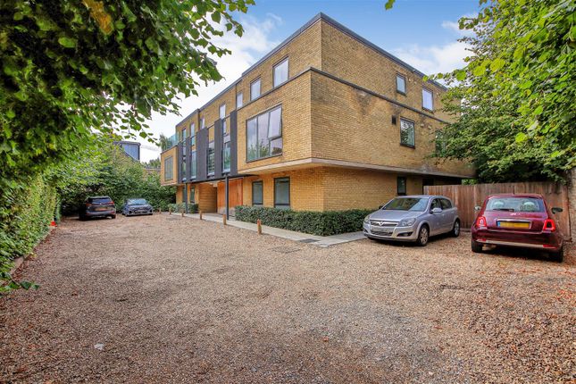 Thumbnail Flat for sale in Springfield Road, Cambridge
