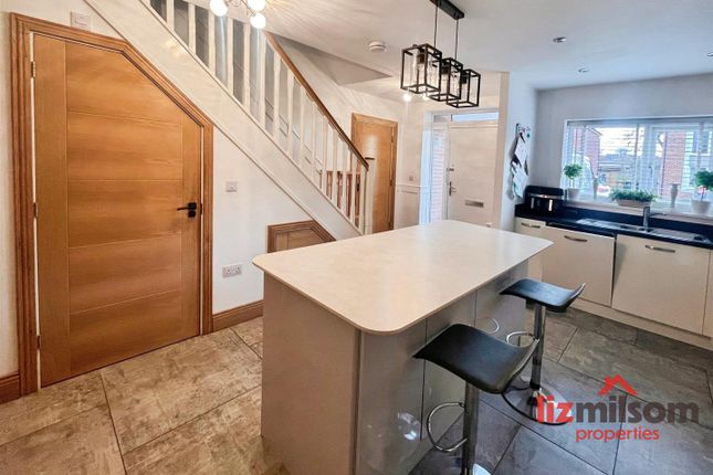 21, Lamplight Way, Swadlincote photo 4