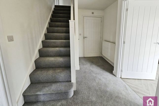 8, Blackthorn Grove, Flintshire photo 5