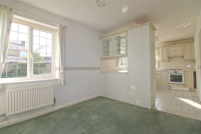 3, Hungerford Avenue, Wiltshire photo 4