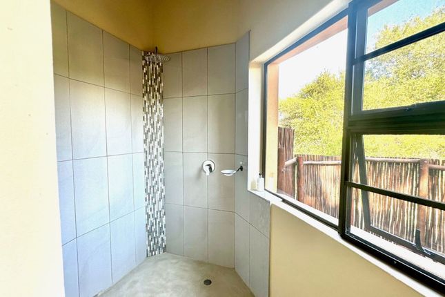 Detached house for sale in 1 Khaya Ndlovu, 1 Khaya Ndlovu, Khaya Ndlovu, Hoedspruit, Limpopo Province, South Africa