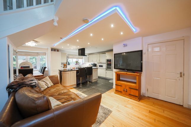 70 Barons Close, Leicester photo 2