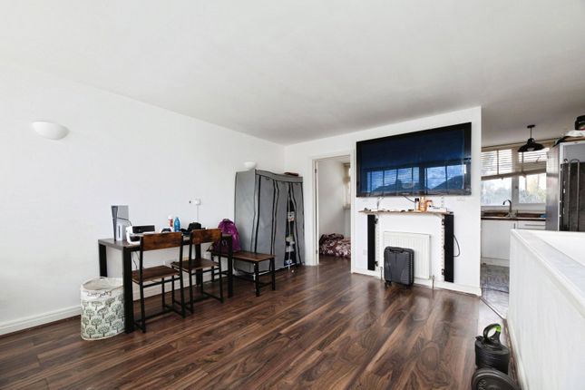 2, The Mews, Essex photo 4