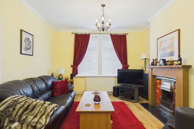 106 Queen Street, Barry photo 4