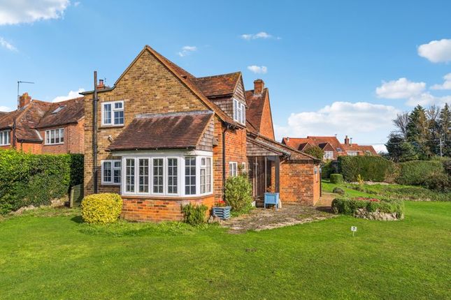 Holly Howe, Rockwell End, Nr Marlow photo 3