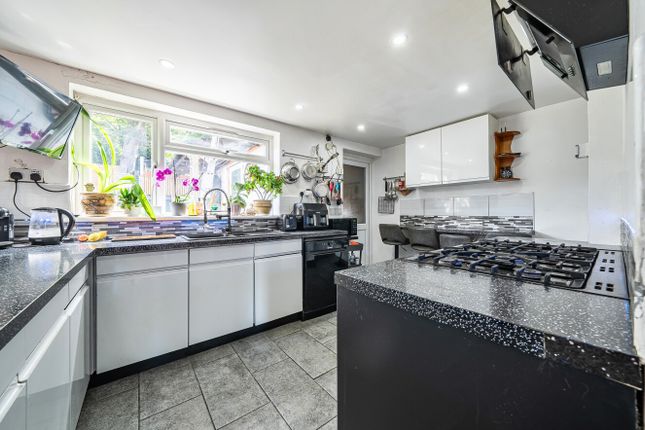 11, Coopers Close, Kent photo 3