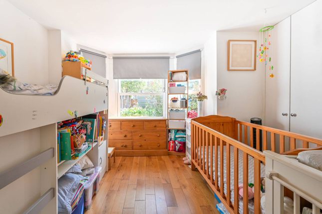 Thumbnail Flat for sale in Hanley Road, Stroud Green, London