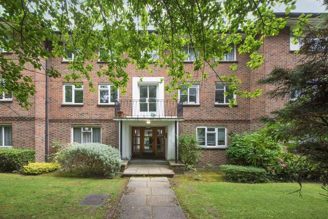 Thumbnail Flat to rent in Meadway Court, The Ridings, London
