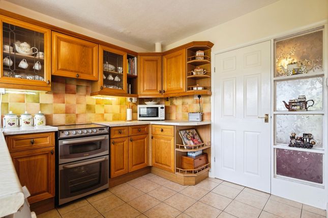 9, Westcliff Close, Devon photo 3