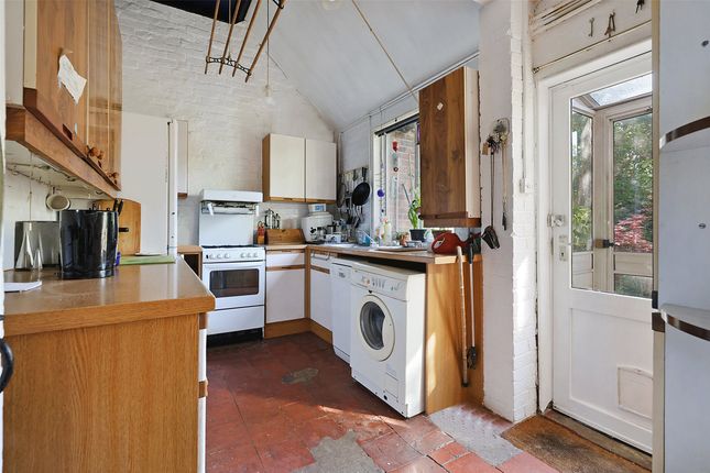 2, Ralphs Cross, Great Bookham photo 4