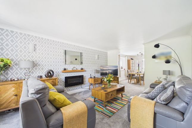 35, Lincolnshire Gardens, Warfield photo 4