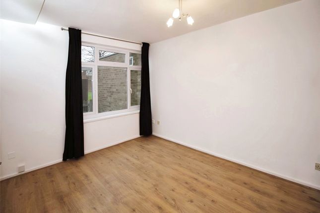 Detached house to rent in Ely Close, Stevenage, Hertfordshire