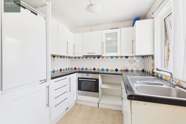 1-bed flat on 5, Morgan Road, London, £295,000
