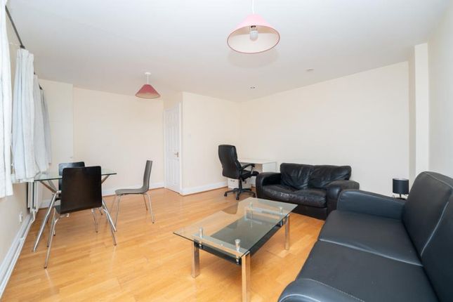 100A Ritz Parade, Western Avenue, London photo 2