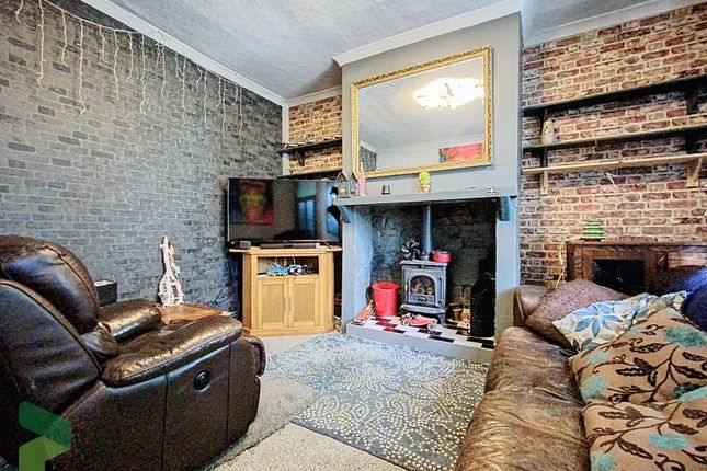 9, Bury Fold Lane, Darwen photo 2