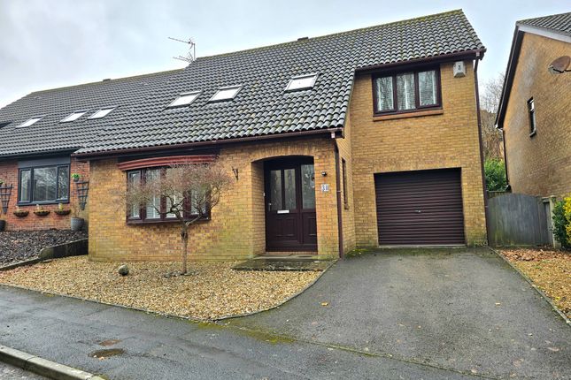 4-bed house on 30 Honeysuckle Way, Bridgend, £400,000