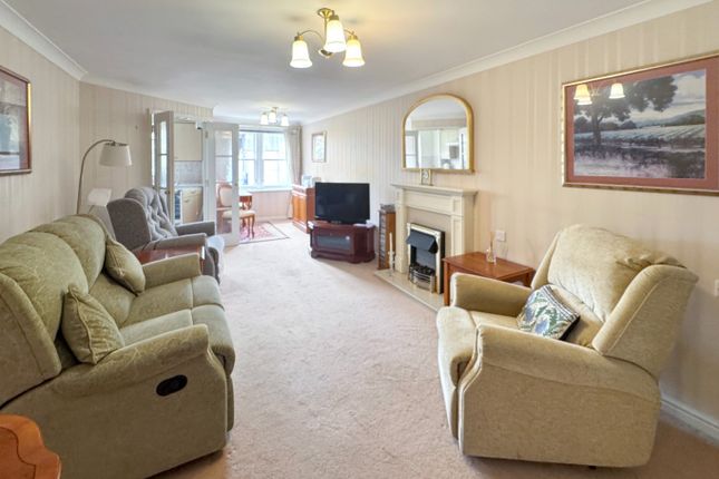 Flat 49, Nelson Court, Gravesend photo 3