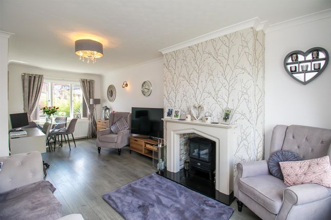 3-bed house on 17, Lyndale Grove, Normanton, £225,000