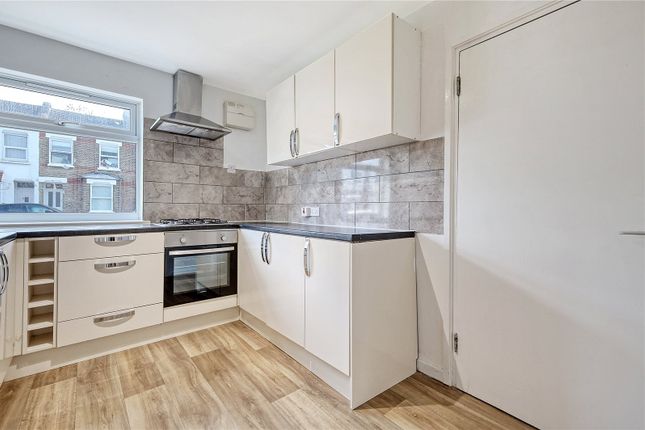 19, Spondon Road, London photo 5