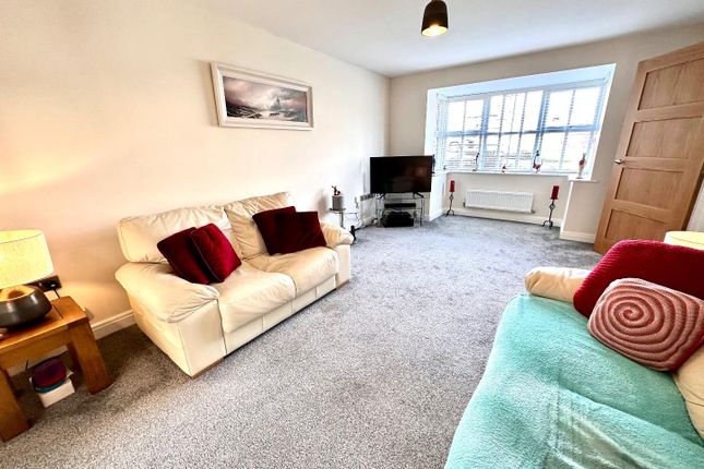 20, Meltham Grange, Holmfirth photo 4
