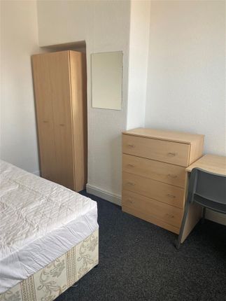 Shared accommodation to rent in Vermont Crescent, Worthing Street, Hull