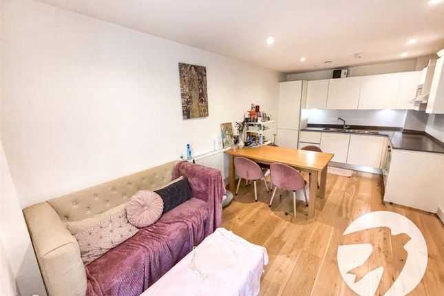Apartment 3, 2, Grove Place, London photo 3