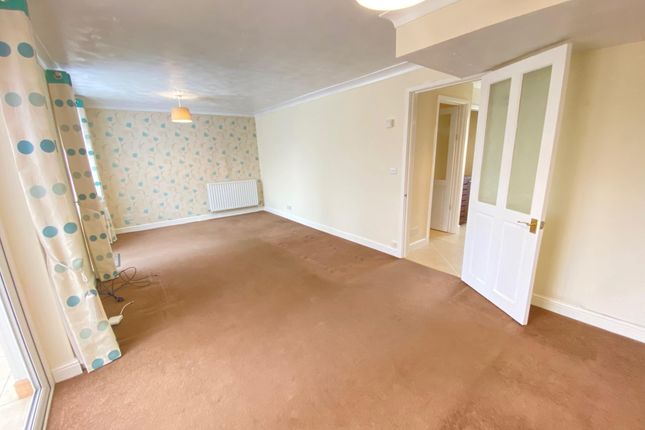 79, Green Hills, HARLOW photo 3