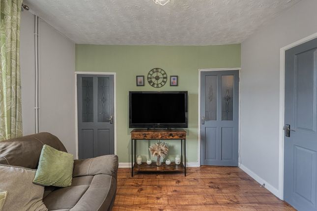 27, Morgan Street, Pontypool photo 4
