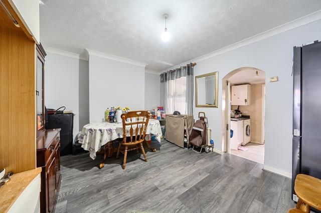 29, Rosebery Street, Swindon photo 4