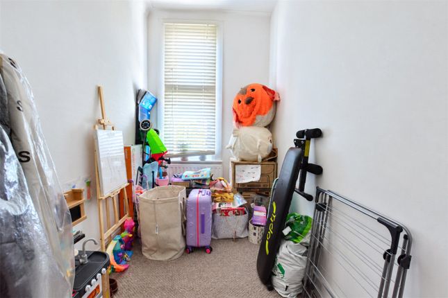 Flat B, 19, Laleham Road, London photo 5