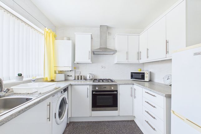 10, Woburn Close, Haydock photo 4