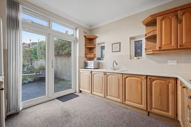 37 Sunset Avenue, London photo 3